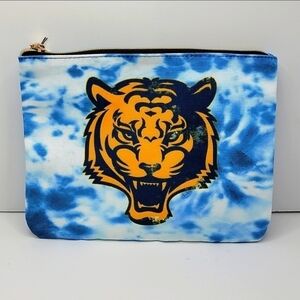 Bohemian | white blue tie-dyed tiger zipper canvas pouch | NWT